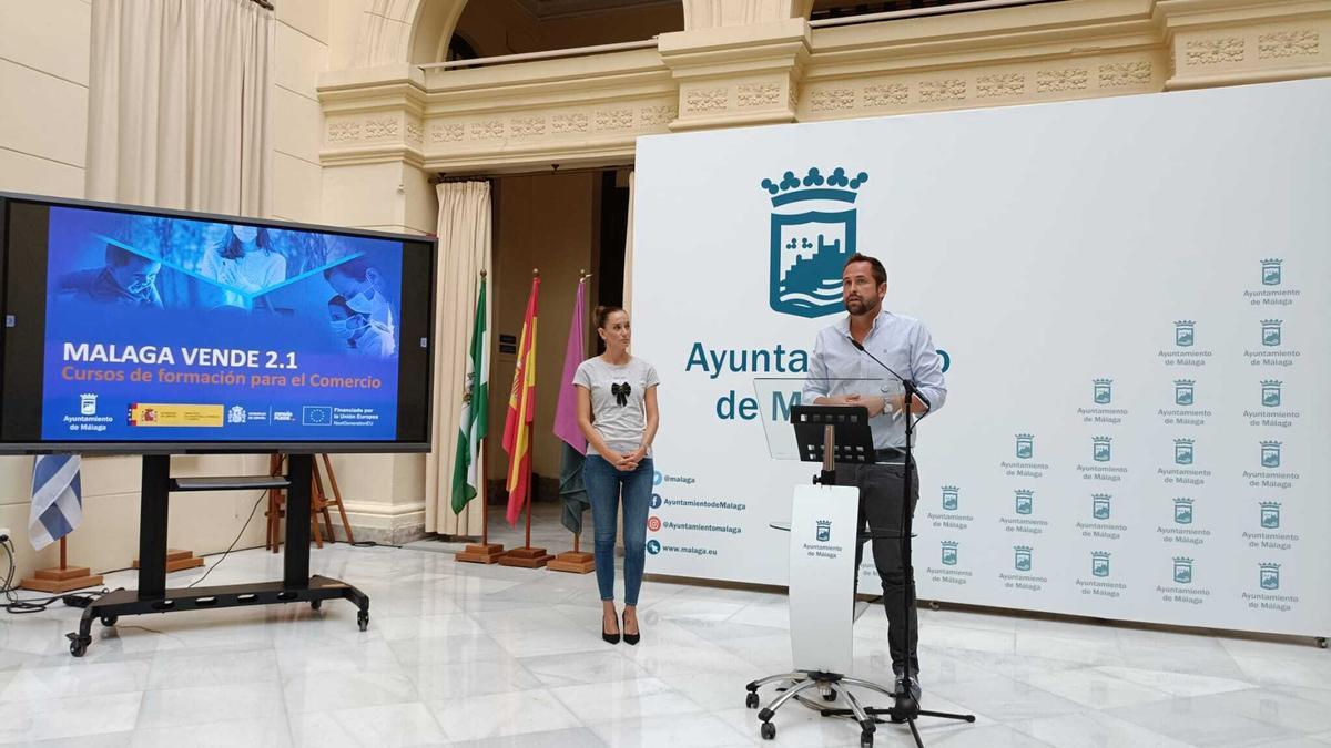 Luis Verde y Elisa Pérez de Siles en la presentación del proyecto de formación