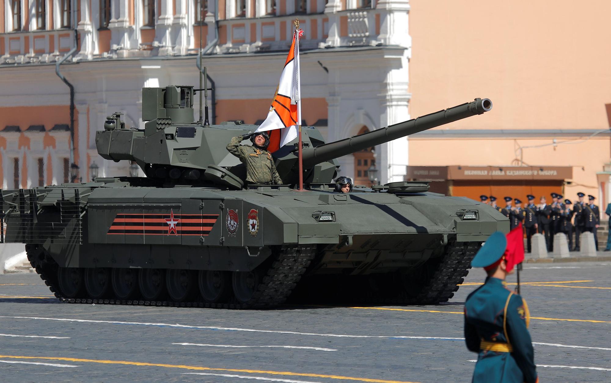 Tanque ruso T-14 Armata durante el desfile de la victoria