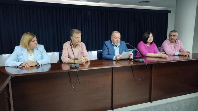 UNIÓN. Miembros del equipo de gobierno de Moró, durante uno de los actos en esta última legislatura. |