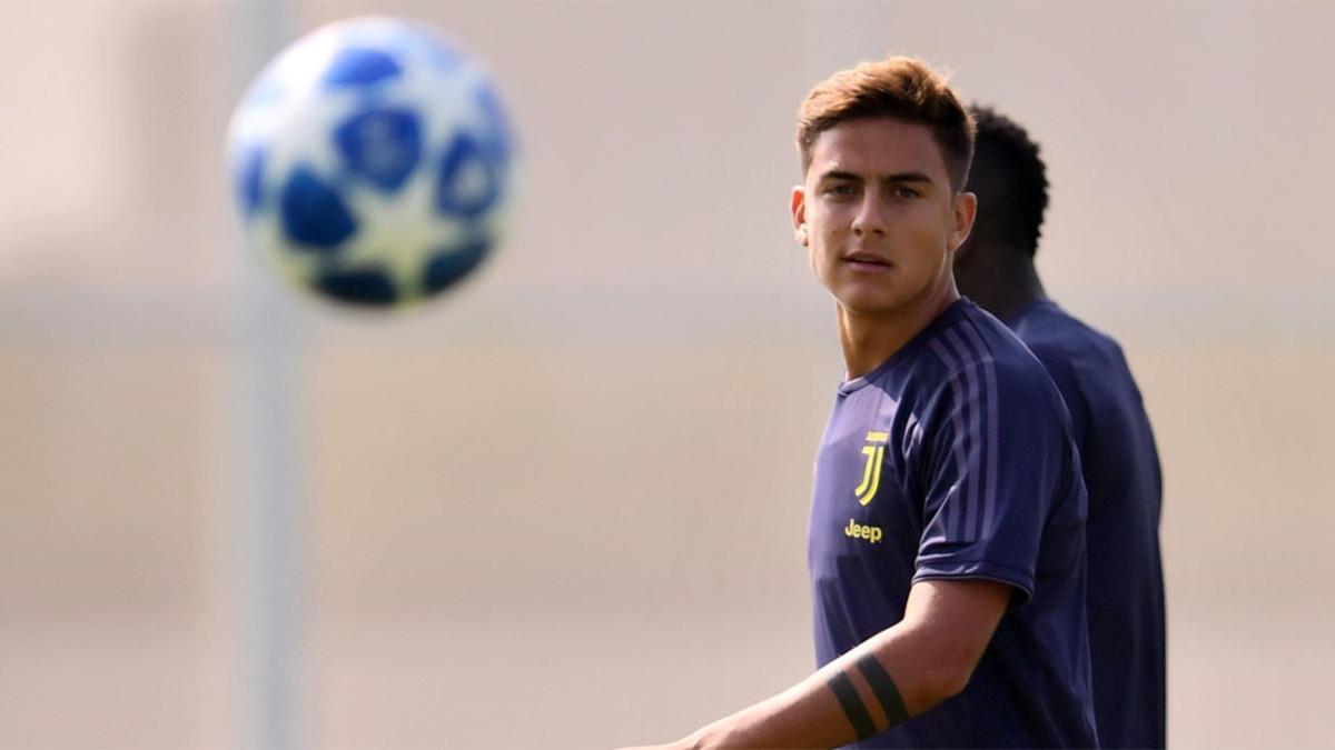 Paulo Dybala durante un entrenamiento de la Juventus