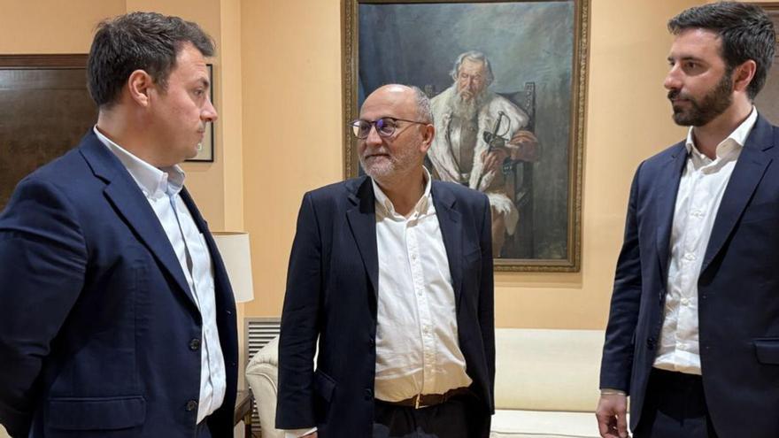 Losada, con Daniel Sánchez y José Ramón Rivas.