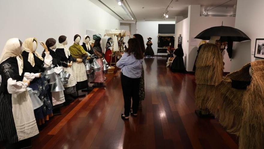 Santiago acolle unha exposición que rinde tributo ás profesións máis artesanais do pobo galego