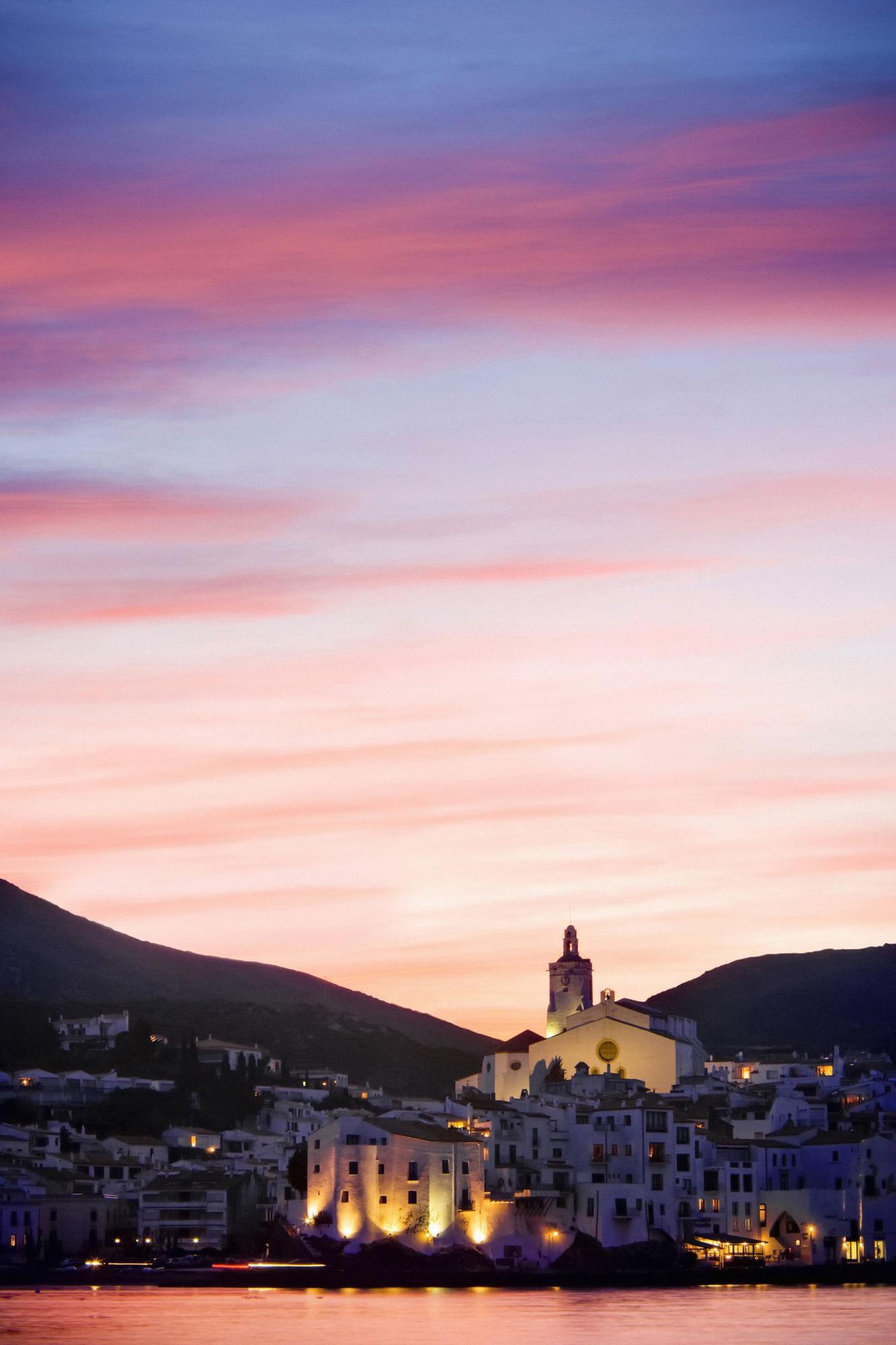 El atardecer en Cadaqués es de los más bonitos de la costa española