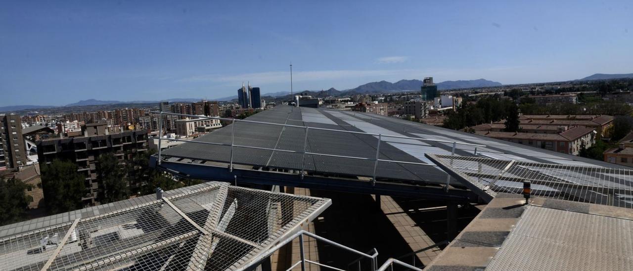 Instalaciones de la planta solar del hospital Reina Sofía de Murcia.