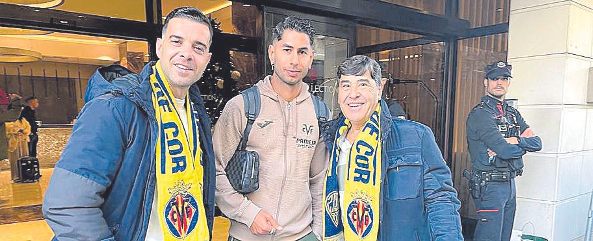 Juan José y Javier, junto a Ayoze, antes del partido.