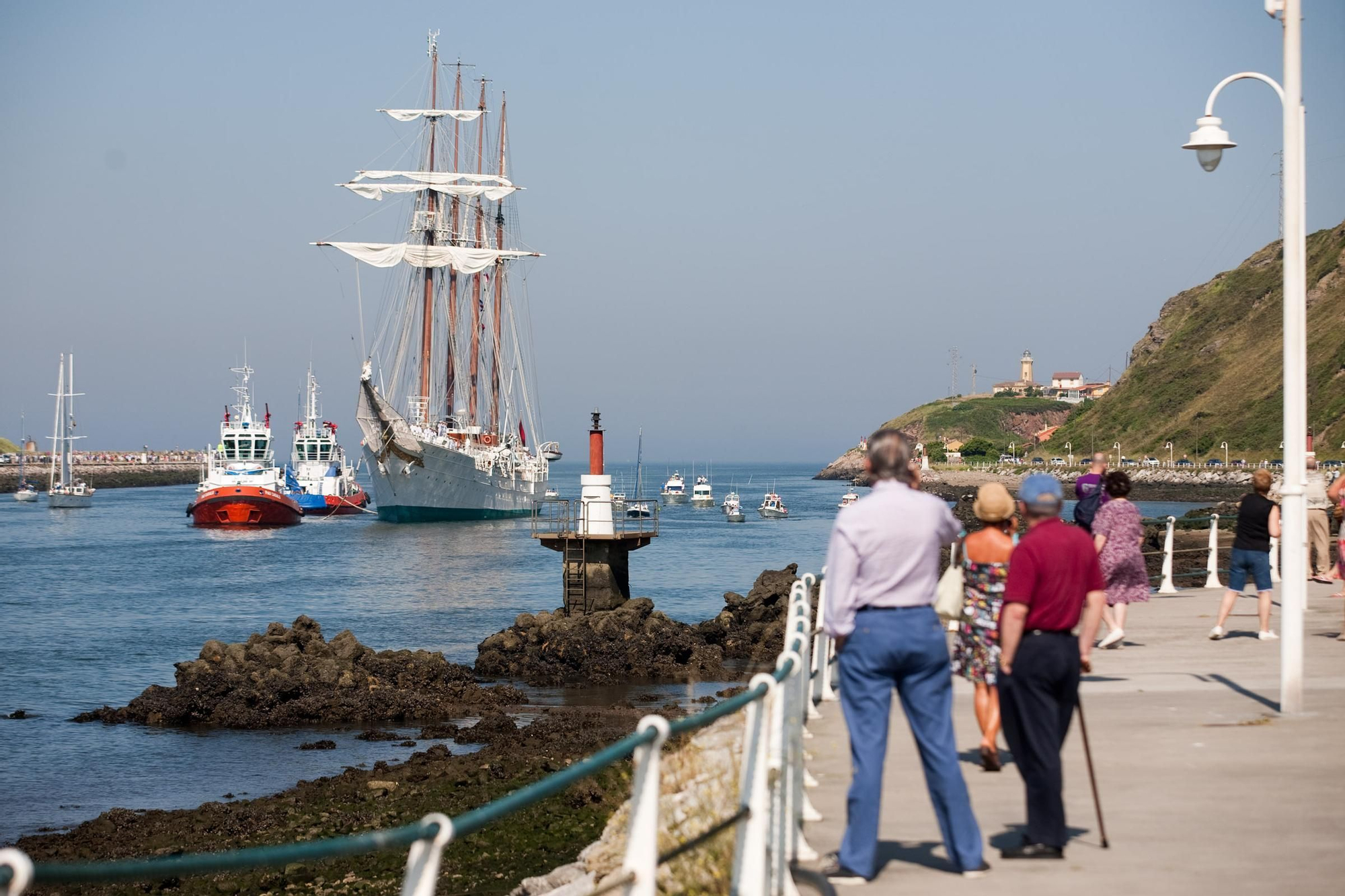 En imágenes: Así fue la última visita del Juan Sebastián Elcano a Asturias, en 2013 y a Avilés