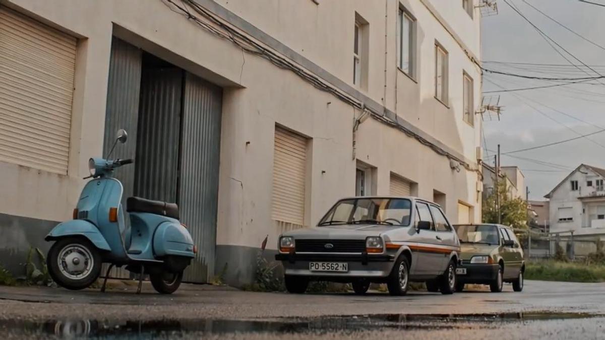 El Ford Fiesta que sale en el vídeo de Iago Aspas junto a una Vespa y un Citroën AX.