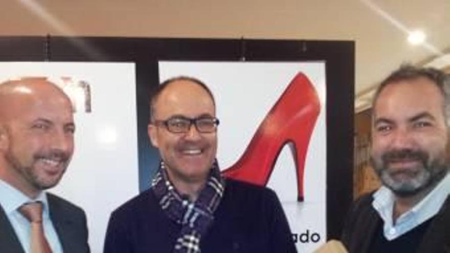 Vicente Vázquez, Gabriel Segura y David Navarro con las hormas