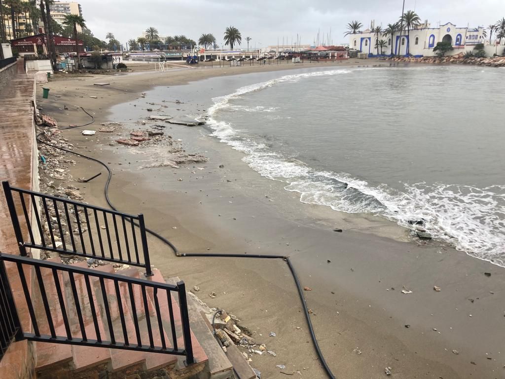 Los efectos del temporal en las playas de Marbella.