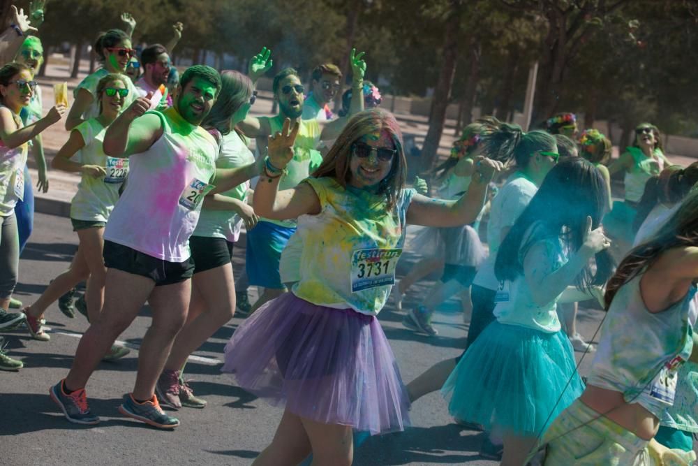 La primera edición de «FestiRun» combina deporte y diversión en una carrera que logró reunir a multitud de personas