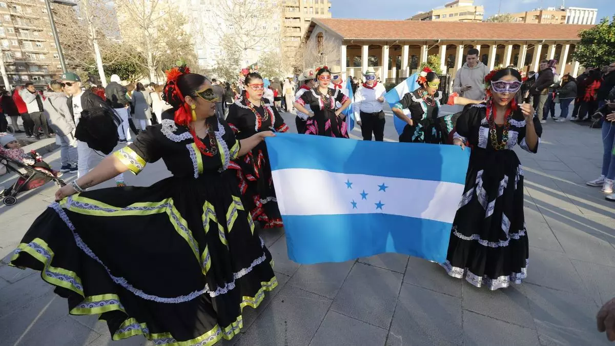 Russafa revive su centenario carnaval en el Parc Central