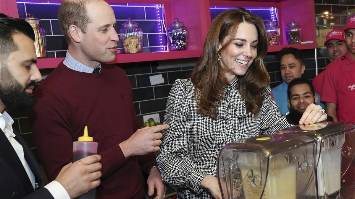 zentauroepp51756498 britain s prince william and kate  duchess of cambridge help200120091935