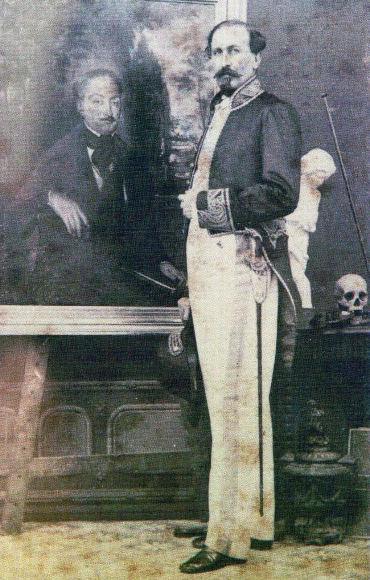 Manuel Ponce de León y Falcón en 1864, ante el retrato de su hermano.