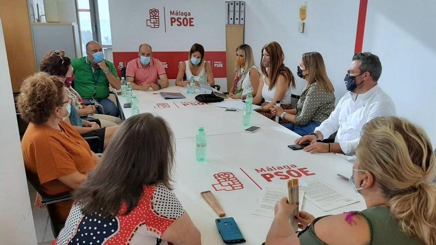 El PSOE y sindicatos se unen para defender el Centro Guadalmedina