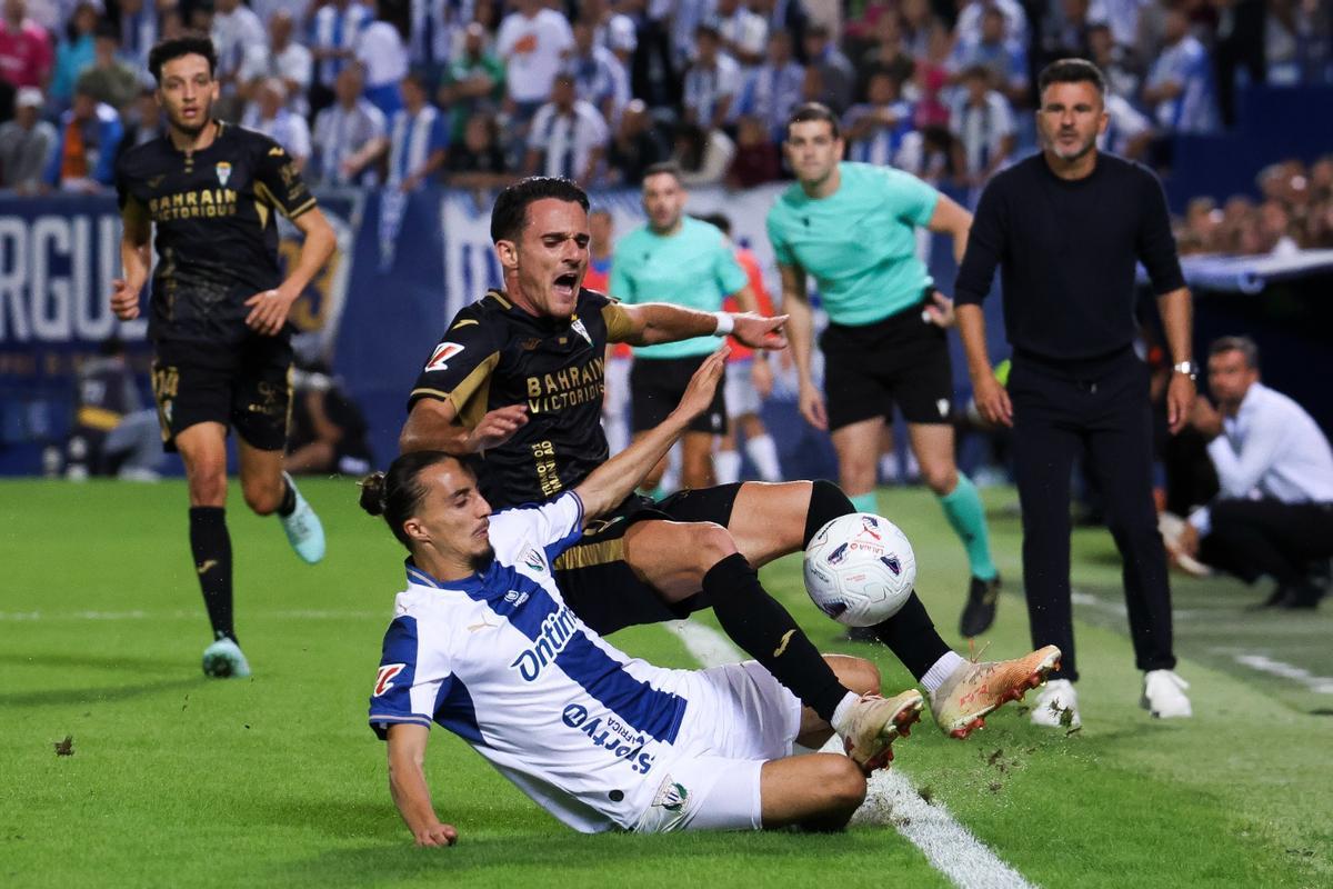 Diego Bri pugna por el esférico durante el pasado Leganés-Córdoba CF.