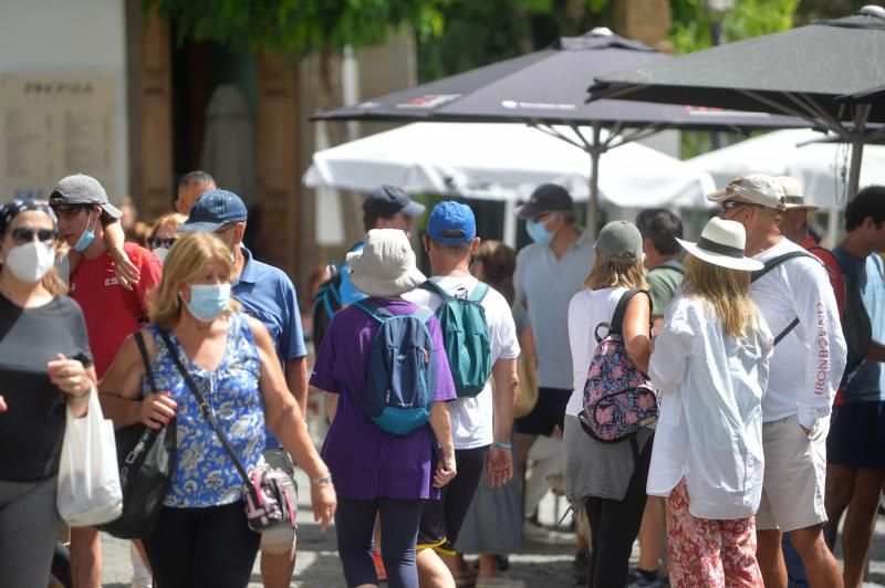 Dia del Pino: peregrinos llegando y visitando a Teror