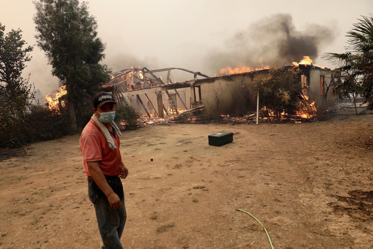 Los incendios que arrasan Chile dejan ya más de 20 muertos