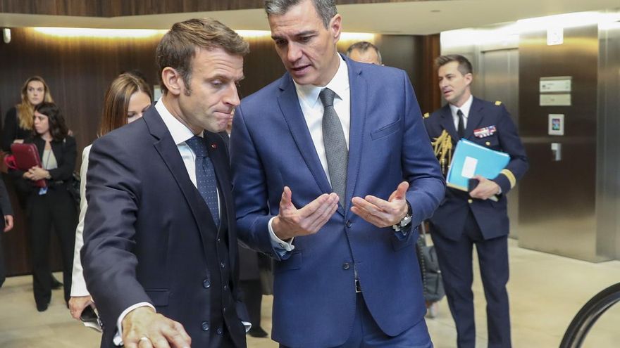 El Congreso tumba el tratado de amistad que permitía la presencia del Gobierno francés en el Consejo de Ministros