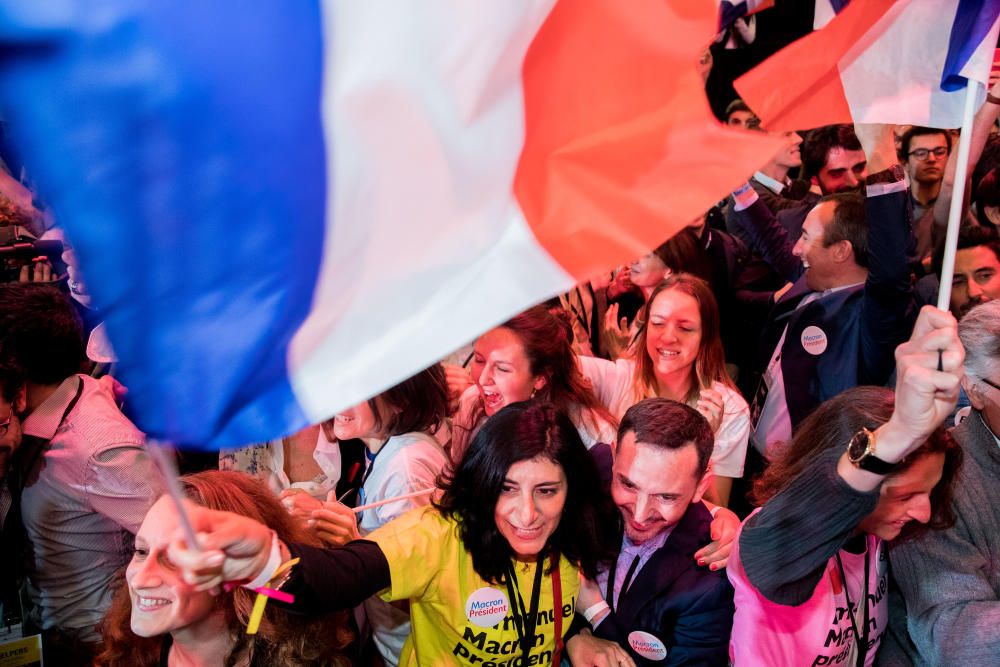 Alegría entre los seguidores de Emmanuel Macron