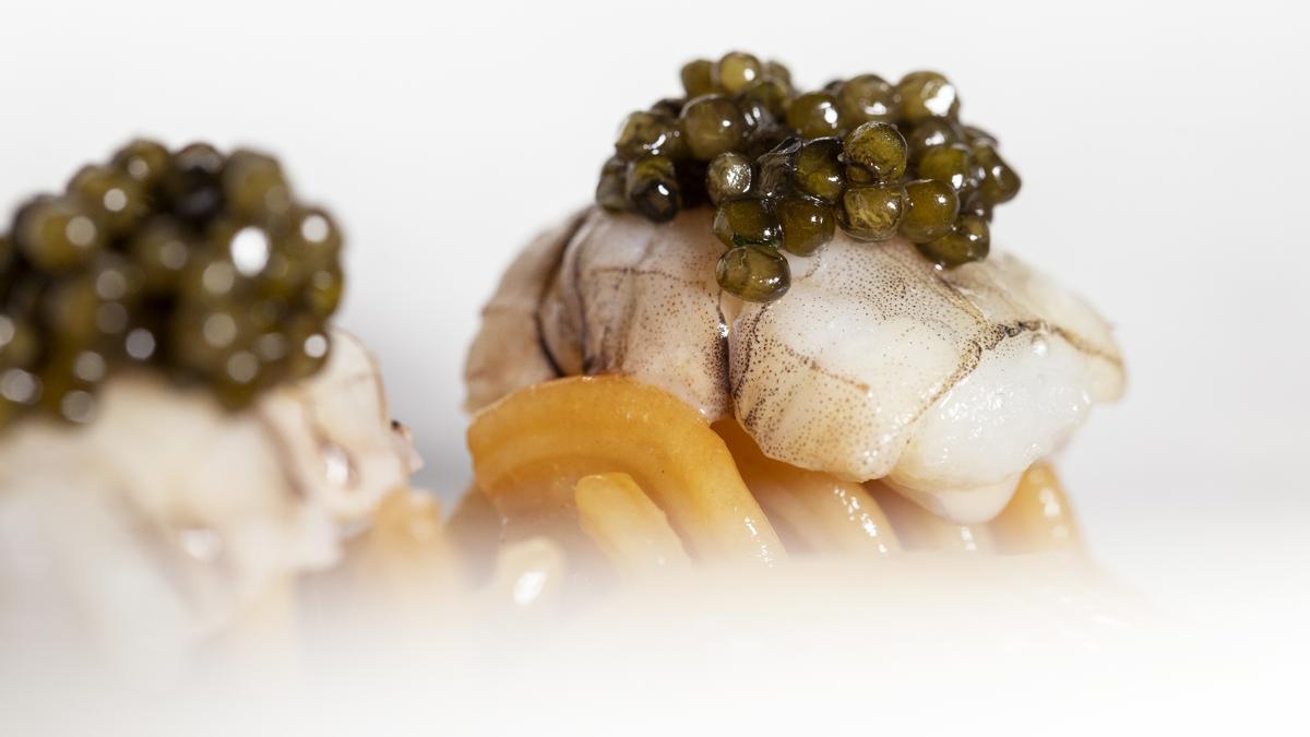 El restaurante Orobianco cuenta con un Sol en la Guía Repsol y está recomendado por la Guía Michelin.