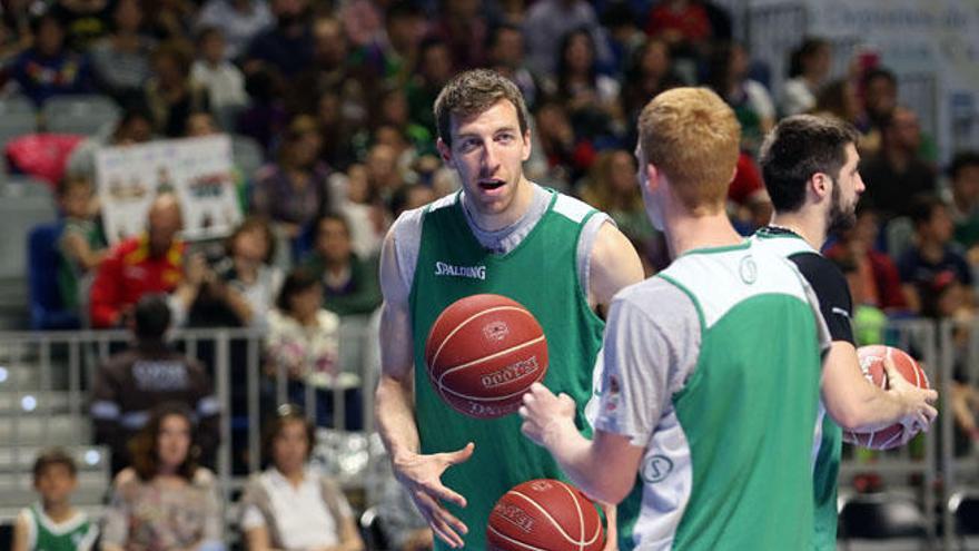 Fran Vázquez, el rey del tapón, y Alberto Díaz, nominado para ser el mejor joven de la ACB.