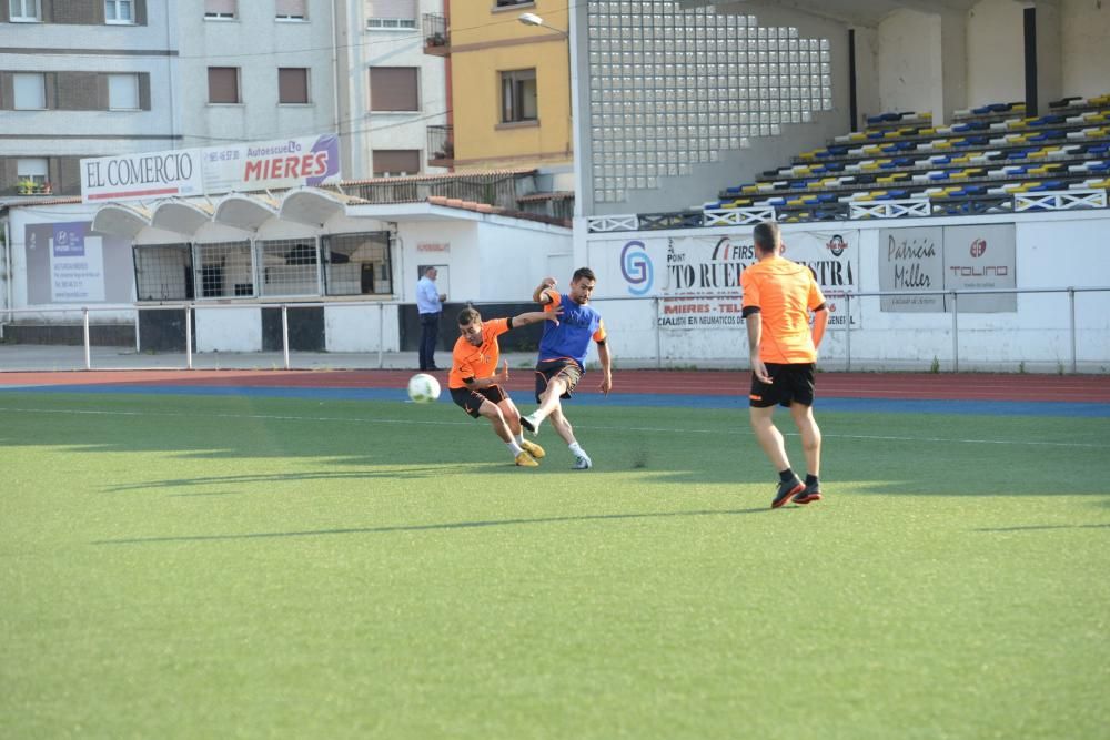 Primer entrenamiento del Caudal Deportivo de Mieres