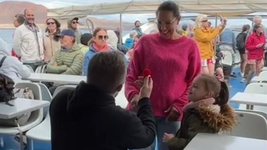 La sorpresa que dejó boquiabiertos a los pasajeros de un ferri entre Lanzarote y La Graciosa