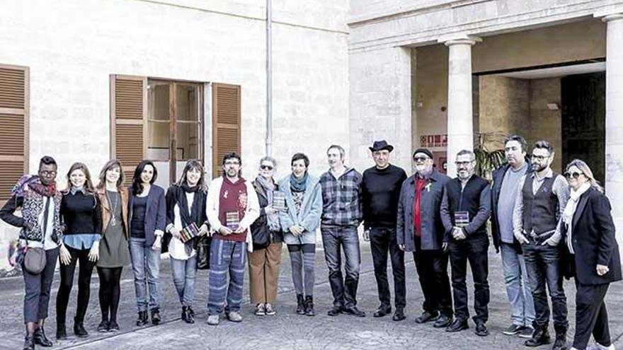 La Misericòrdia acogió ayer la bienvenida a los poetas que participan en la XX edición del Festival de Poesia de la Mediterrània.