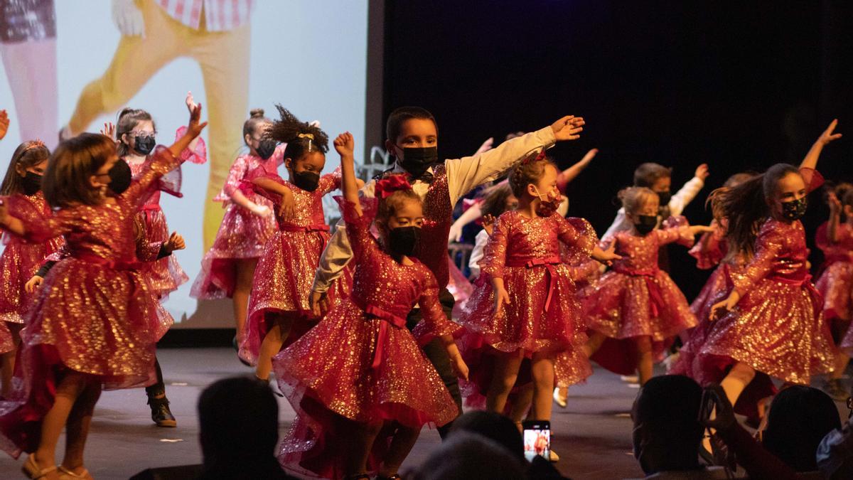 Integrantes de Salson Dance en el Teatro Ramos Carrión