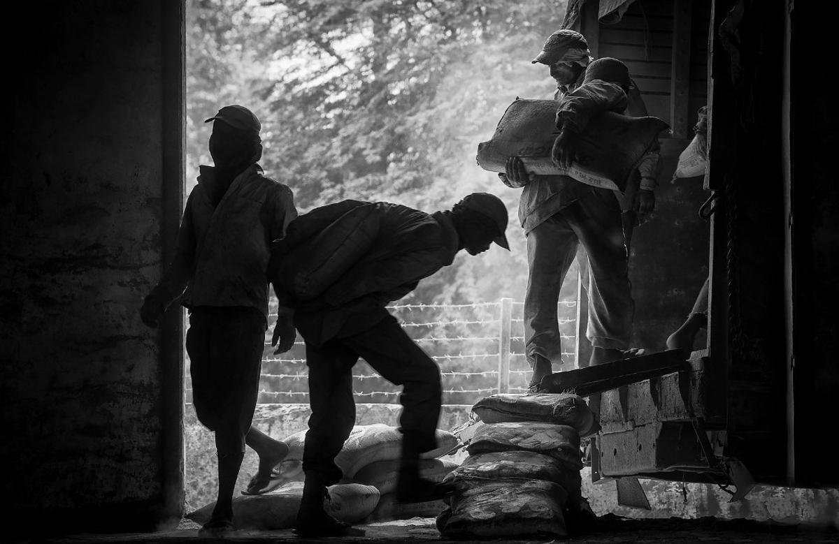 Una de las fotografía de la exposición 'El tren del cemento'