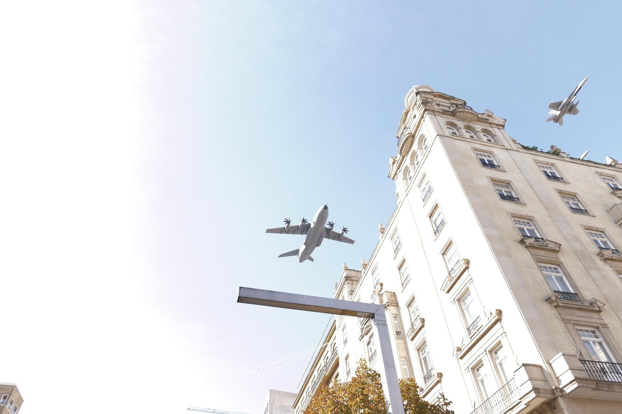En imágenes | Zaragoza vive su día grande con la Ofrenda de Flores a la Virgen del Pilar