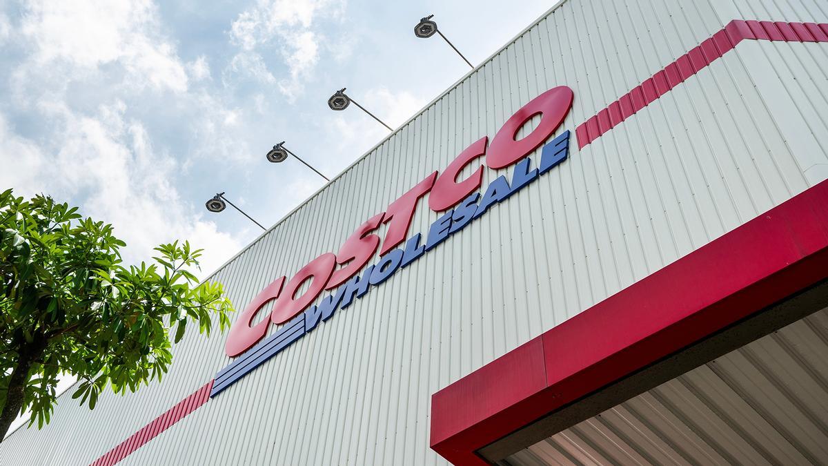 Mañana se esperan colas kilométricas en Costco para conseguir la bicicleta eléctrica urbana más barata: en tonos rojos y 7 velocidades