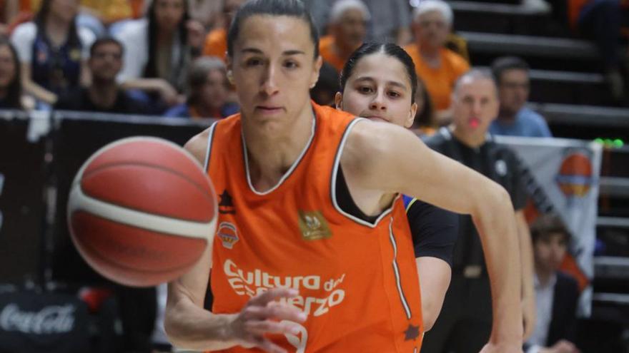 Queralt Casas, durante el último partido ante el Baxi Ferrol. | F. BUSTAMANTE