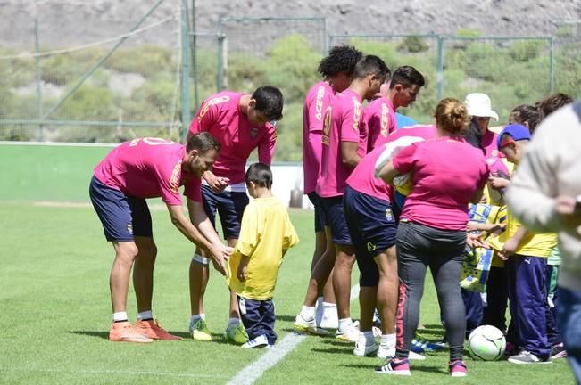 Entrenamiento de la UD Las Palmas en Barranco ...