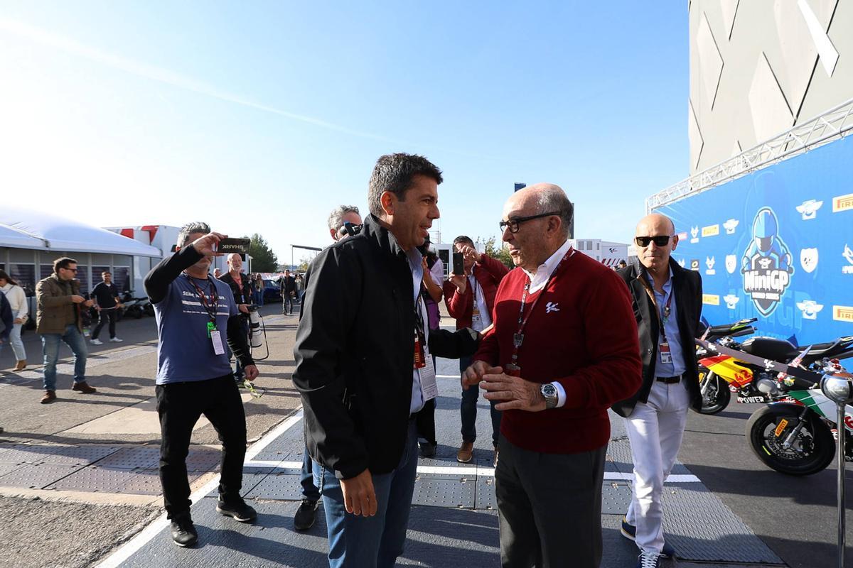 Carlos Mazón, Carmelo Ezpeleta y Gonzalo Gobert, el pasado domingo durante el Gran Premio de la Comunitat Valenciana de MotoGP