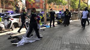 Albiol envia la Guàrdia Urbana de Badalona a desallotjar els manters al barri de Puigfred