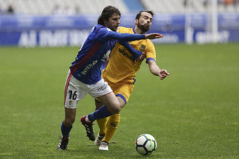 El partido entre el Oviedo y el Alcorcón, en imágenes