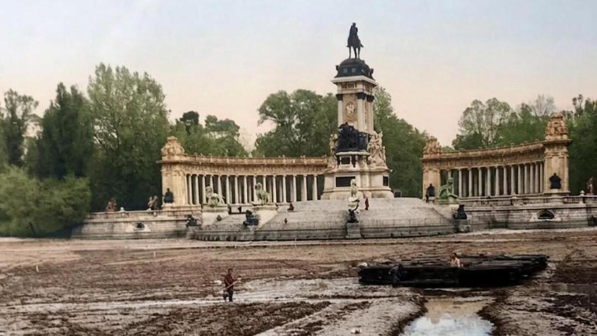 Estanque de El Retiro vacío debido a un rodaje de Hollywood