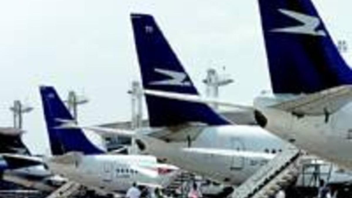 Aviones de Aerolíneas Argentinas en el aeropuerto de Buenos Aires.