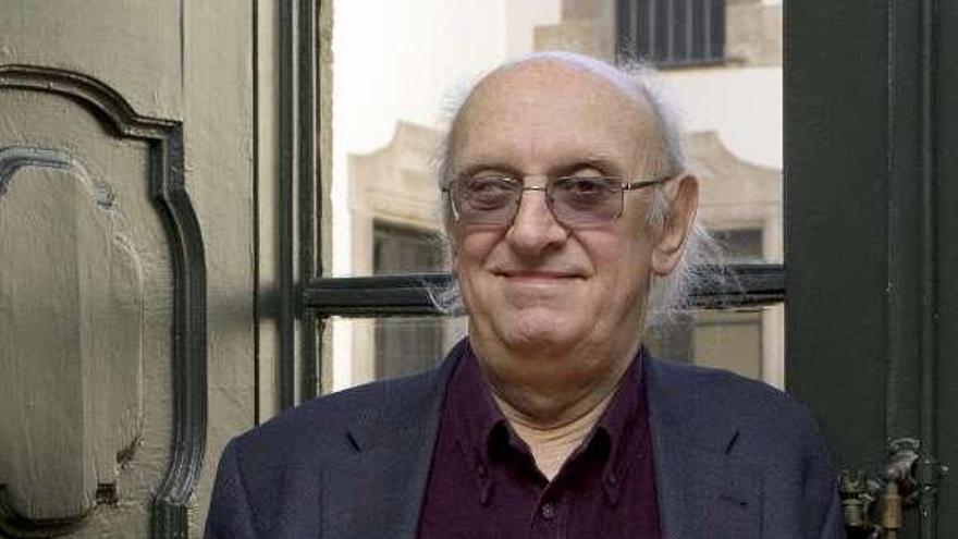 El escritor Petros Márkaris, ayer, en Barcelona. / efe