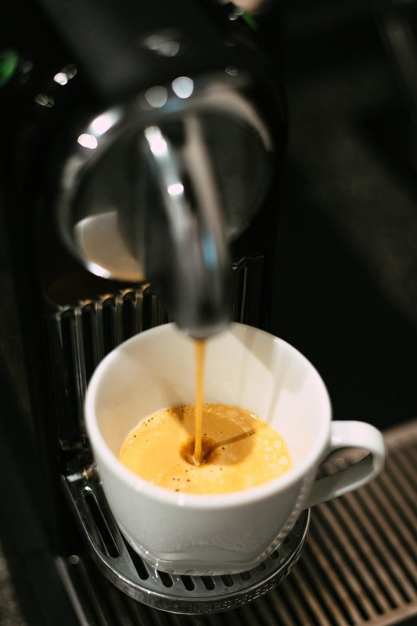 How to clean a Nespresso coffee machine?