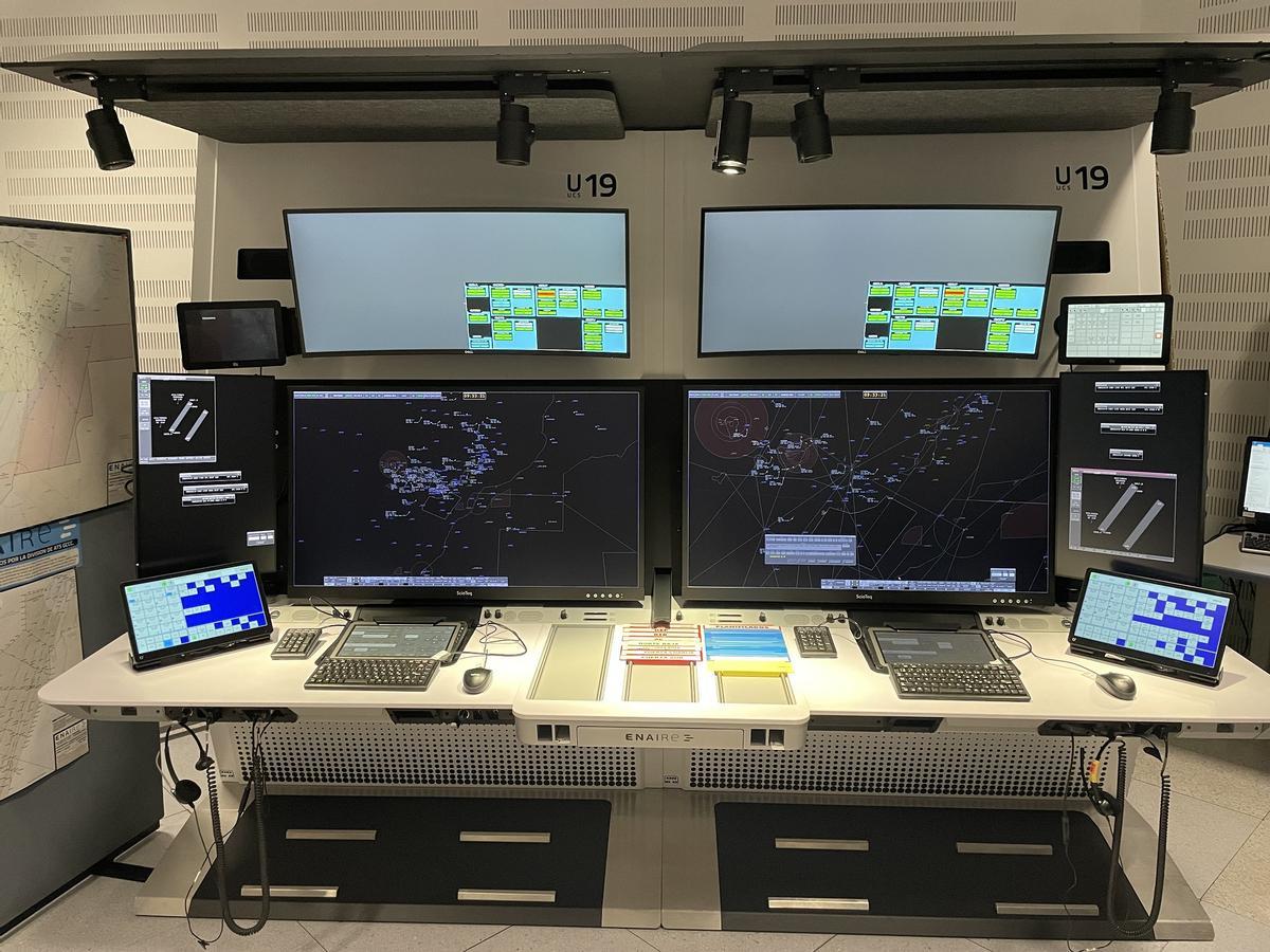 Consola iFocus que usa la ECAO para vigilar el tráfico aéreo