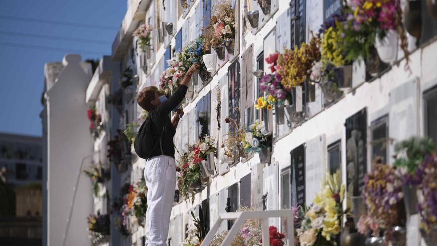 Santa Cruz de Tenerife revisará las cuentas del servicio de los cementerios y estudiará su rescate