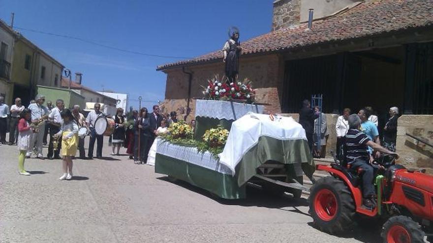 Procesión de San Isidro en Manganeses de la Lampreana.