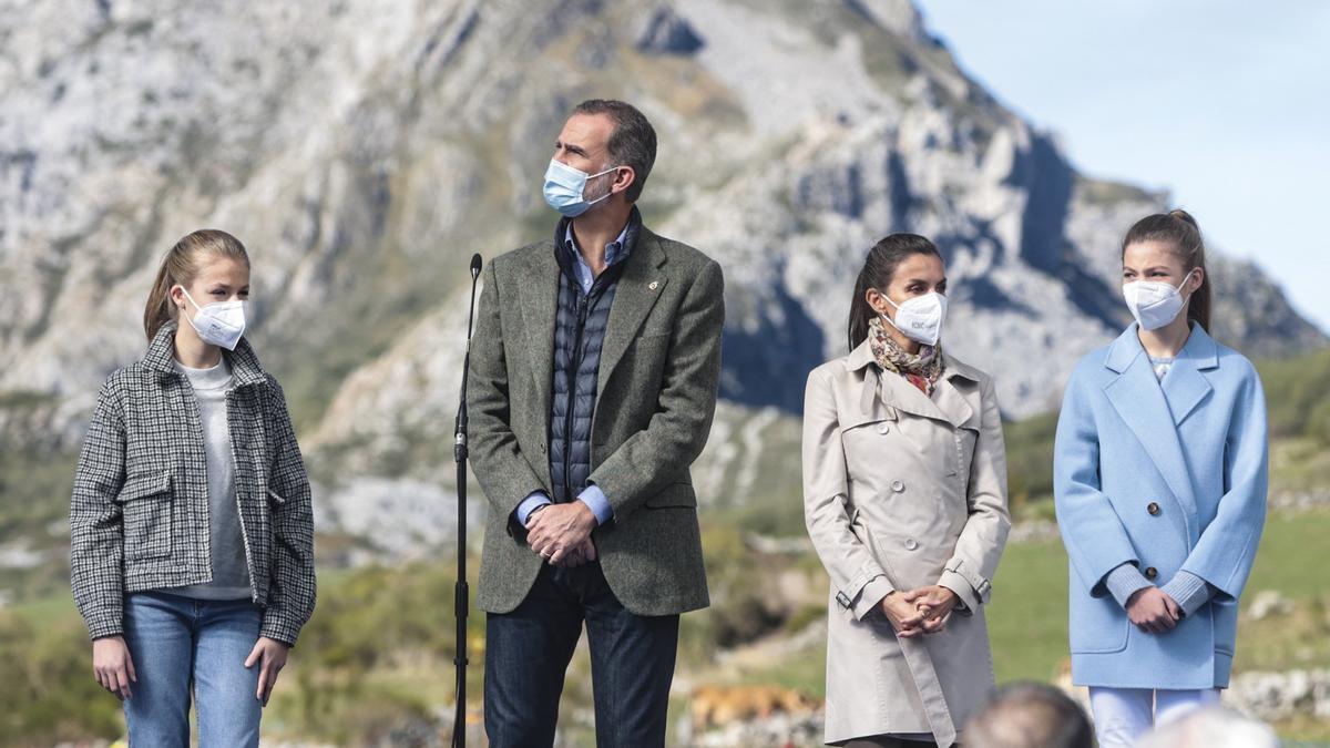 Pueblo Ejemplar 2021: La Familia Real visita Santa María del Puerto, en Somiedo