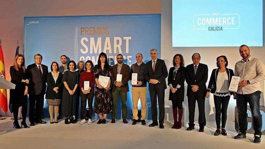 Los premiados en la primera edición de este certamen sobre comercio inteligente.