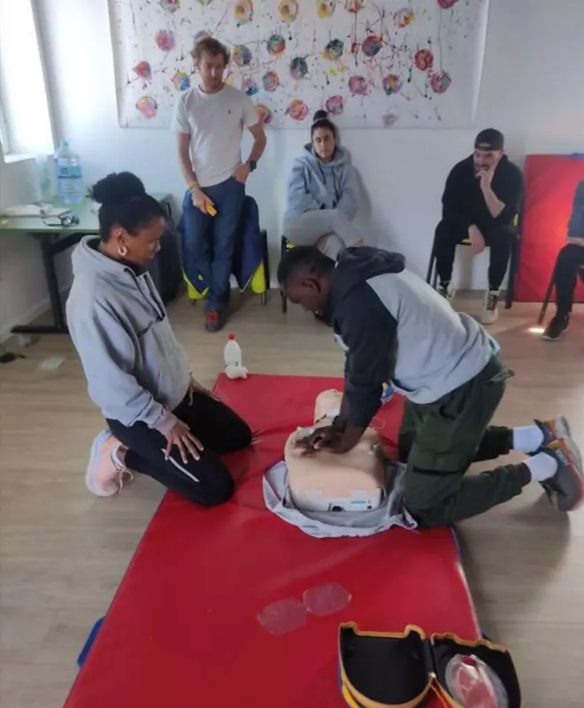 Curso para aprender a usar el desfibrilador en Formentera