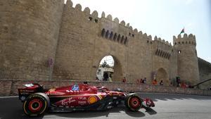 Leclerc, durante la segunda sesión de ensayos del GP de Azerbaiyán