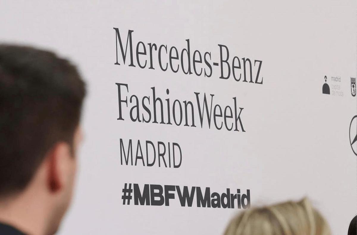 Entre la pasarela y los coches, Mercedes-Benz celebra 30 años en la Fashion Week Madrid con premio propio y 140 años de innovación
