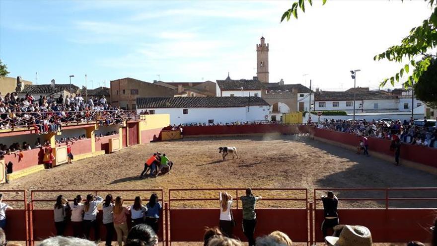 La localidad disfruta de la primavera con las fiestas de la Santa Espina